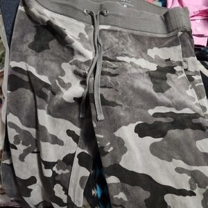New York & Company Gray Camouflage Pants